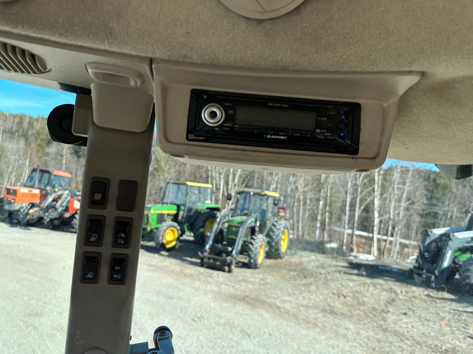 fa5ae35a-c502-4fbb-9fbd-8b1b9c0c7aa9 john deere 5820 88 ch 5 384 h 2005