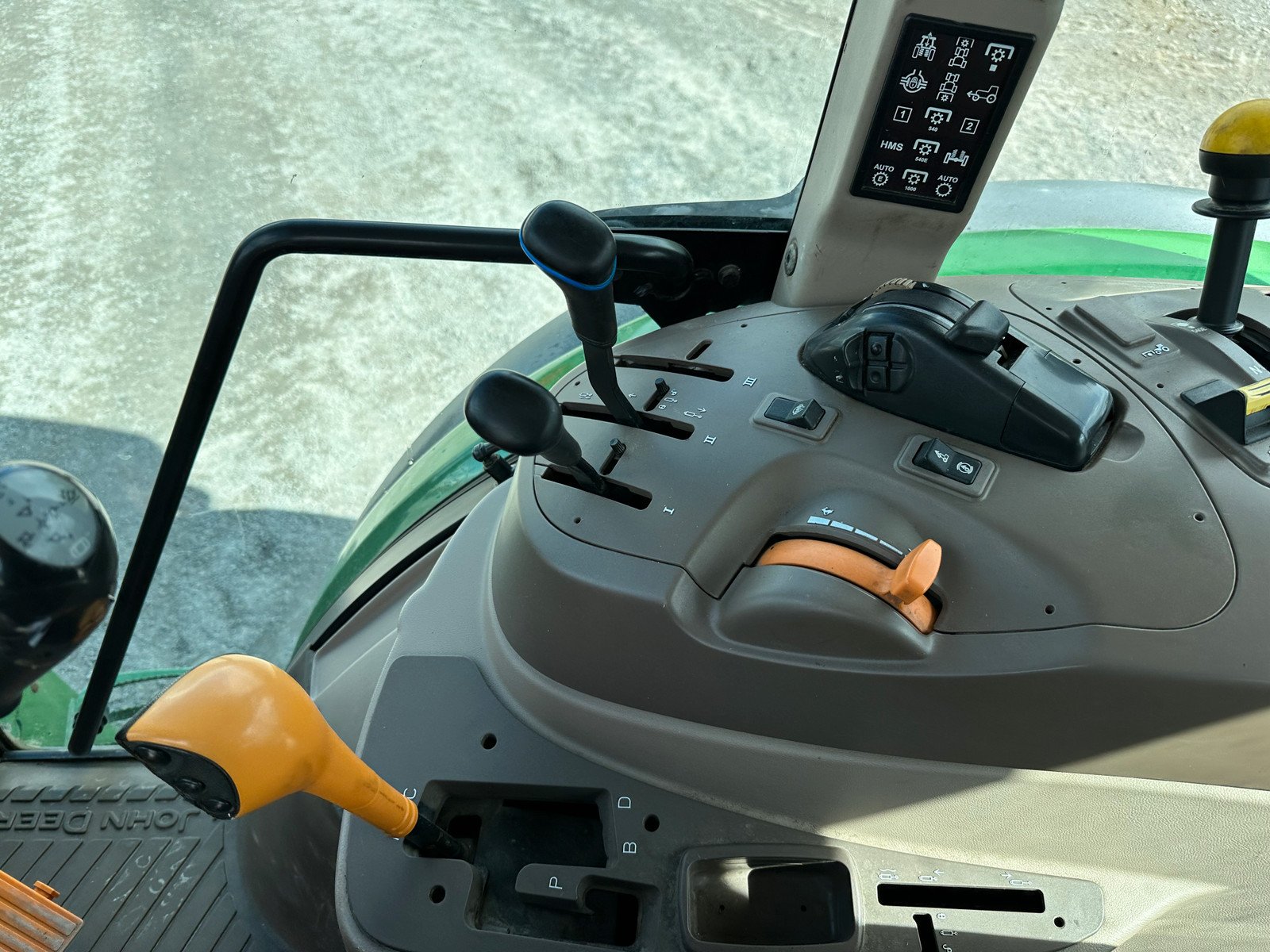 ff6bf0dc-aa04-4941-8f0b-3ab88ae025b2 john deere 5090r – 98 ch – 3 985 h – 2009