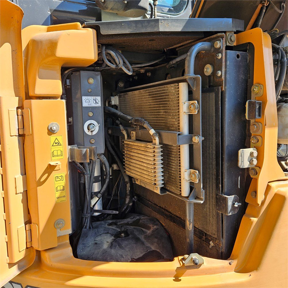 ff8f161b-86e9-49c8-a0d2-f10c7d74cae8_largesize case cx75c sr – 8t6 – 2 594 h – 2019