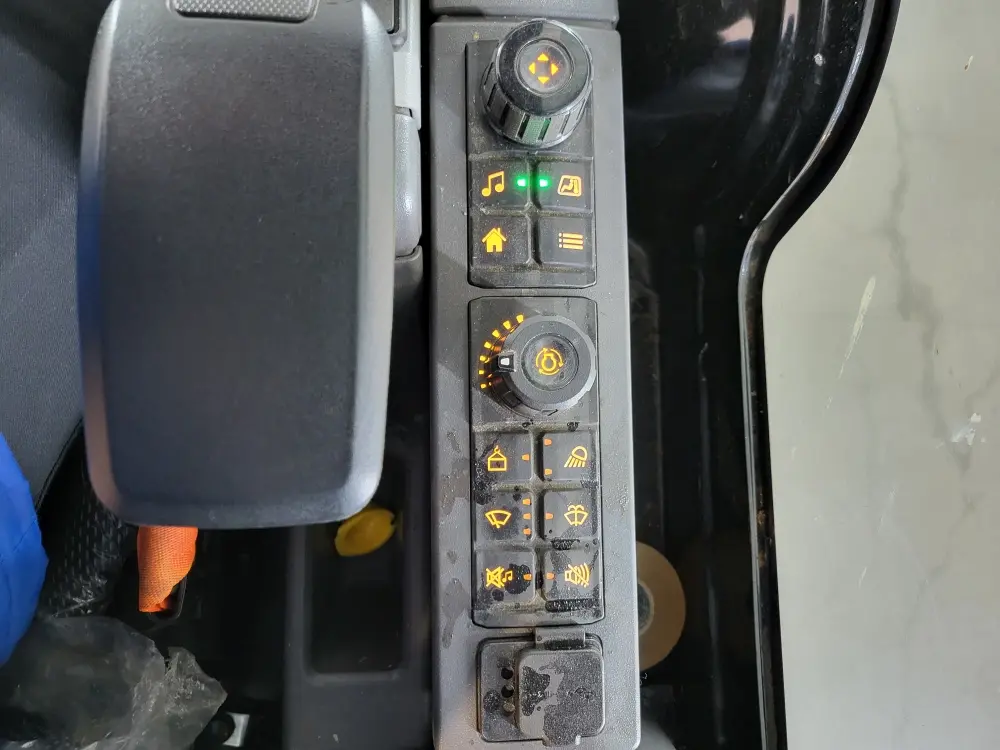 file (11) caterpillar 301.8 2t 265 h 2022