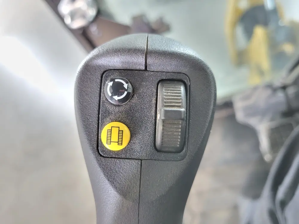 file (12) caterpillar 301.8 2t 265 h 2022