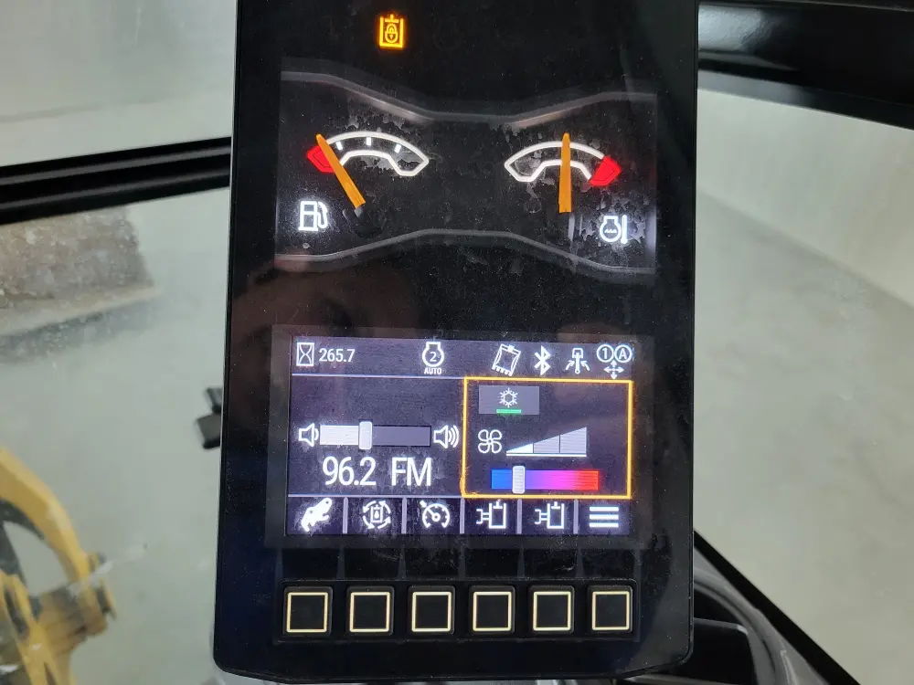 file (5) caterpillar 301.8 2t 265 h 2022